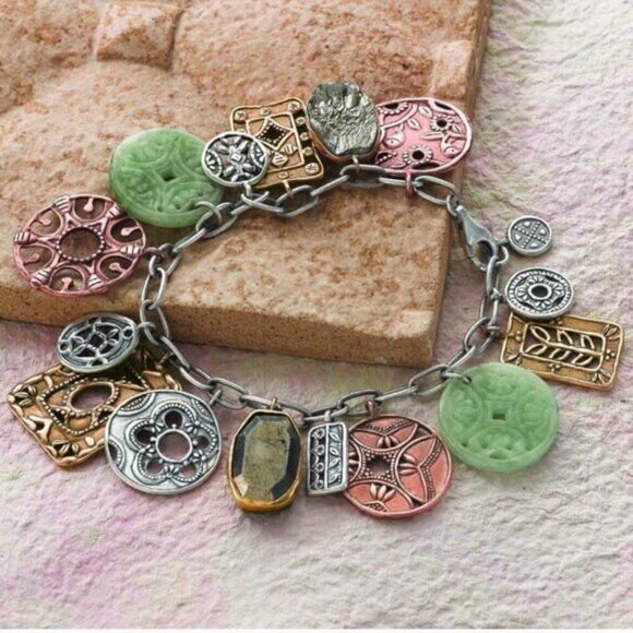 B2712 Retired Silpada Treasure Trove Bracelet - Picture 2 of 2